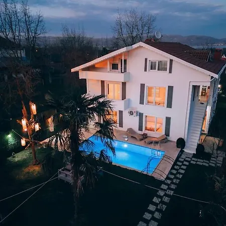 Villa Atlas *